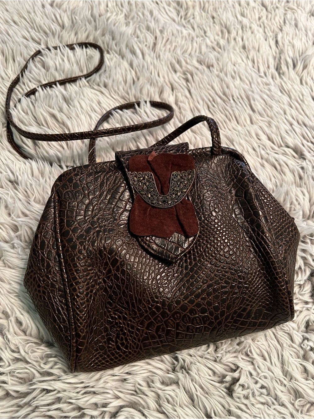 VINTAGE 80’s Brown Faux Leather Croc-Embossed Women’s Crossbody Bag